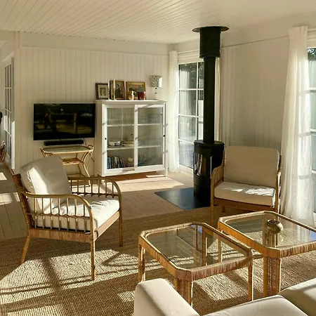 Idyllic Forest House Near And Harbour *