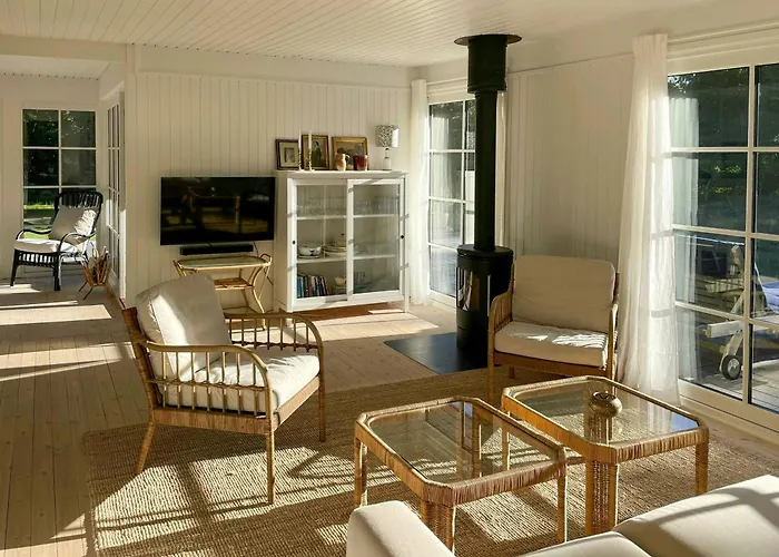 Vakantiehuis Idyllic Forest House Near Rorvig Beach And Harbour *